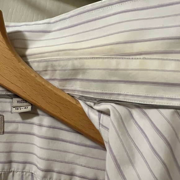 Burberry Men’s dress shirt. Neck size: 16 1/2. Chest size: 42 - Picture 3 of 3